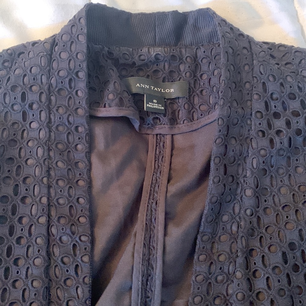 Cropped eyelet jacket - Picture 2 of 5
